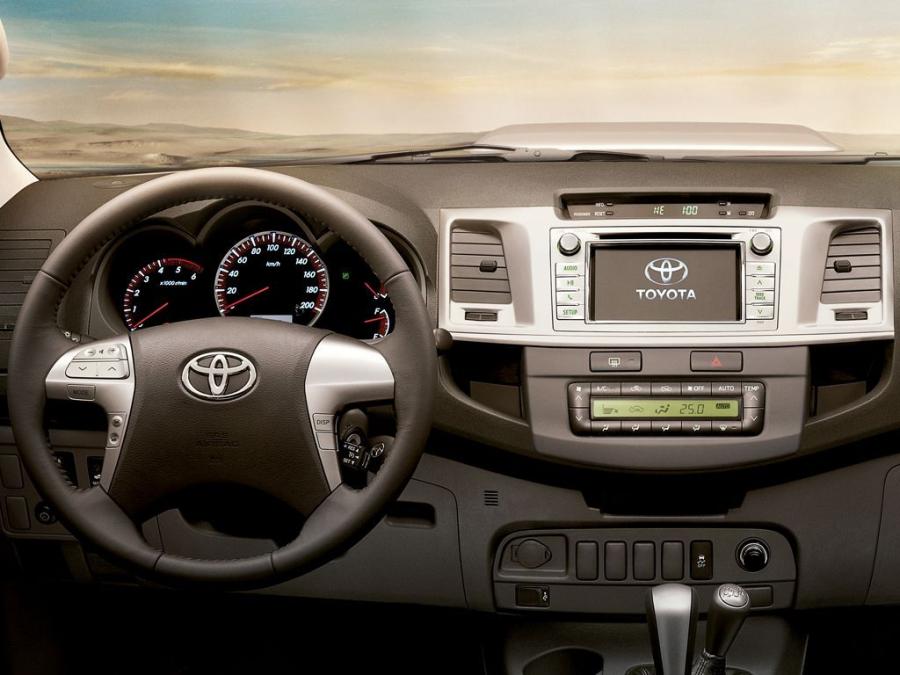  Toyota Hilux Xtra Cab 2011 года  (TH) (фото 7 из 8)